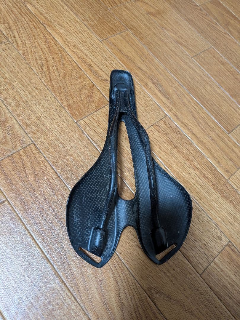 RICYRLK カーボンサドル