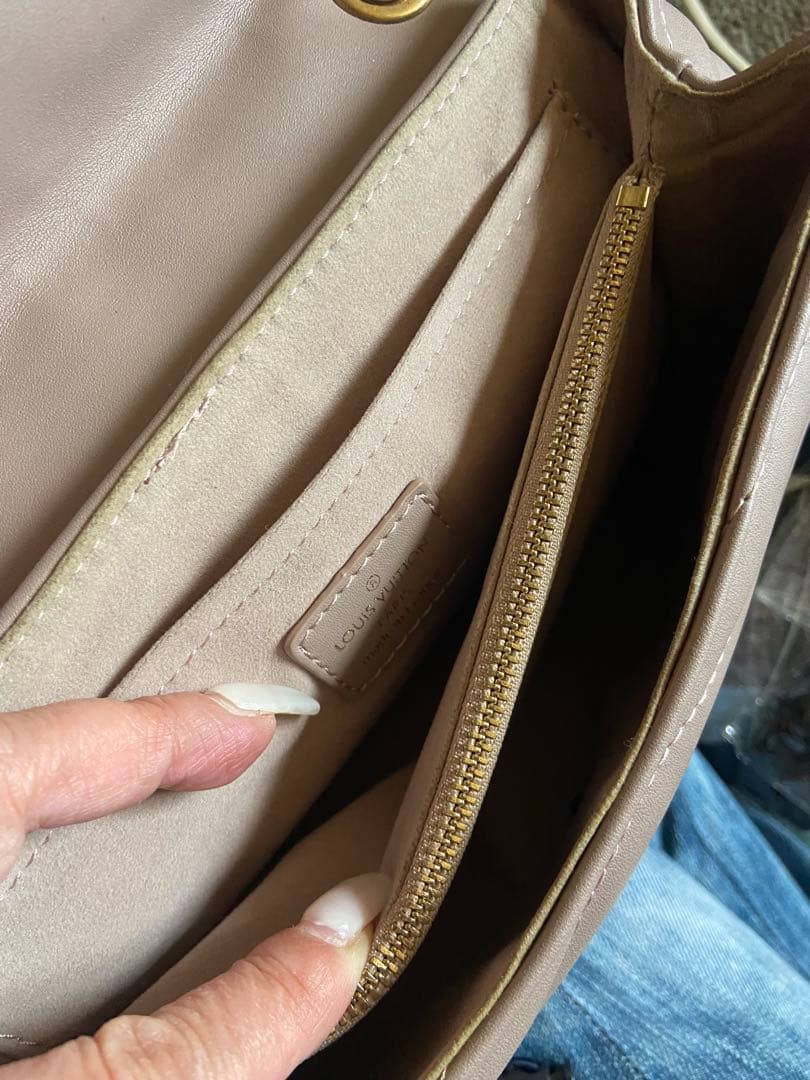 Louis Vuitton キルティングショルダーバッグ