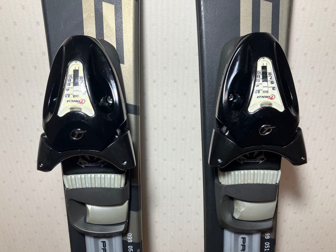 ケスレー　KASTLE ショートスキー　ツインチップ