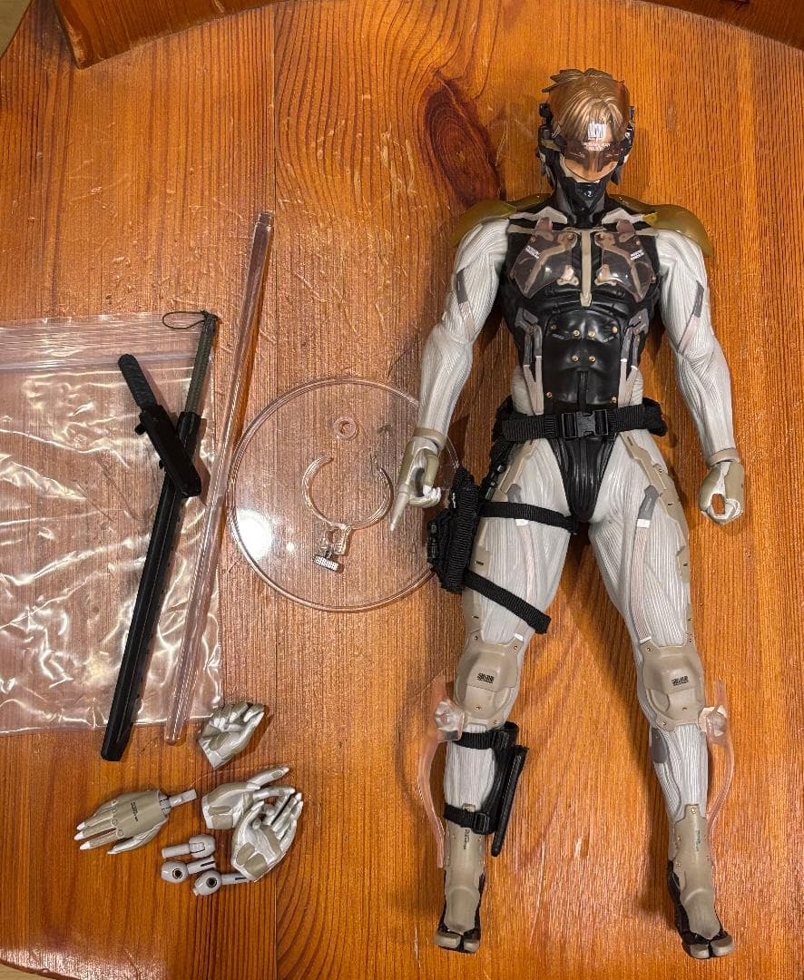メタルギアソリッド 4 雷電　RAH メディコム・トイ　（箱なし）
