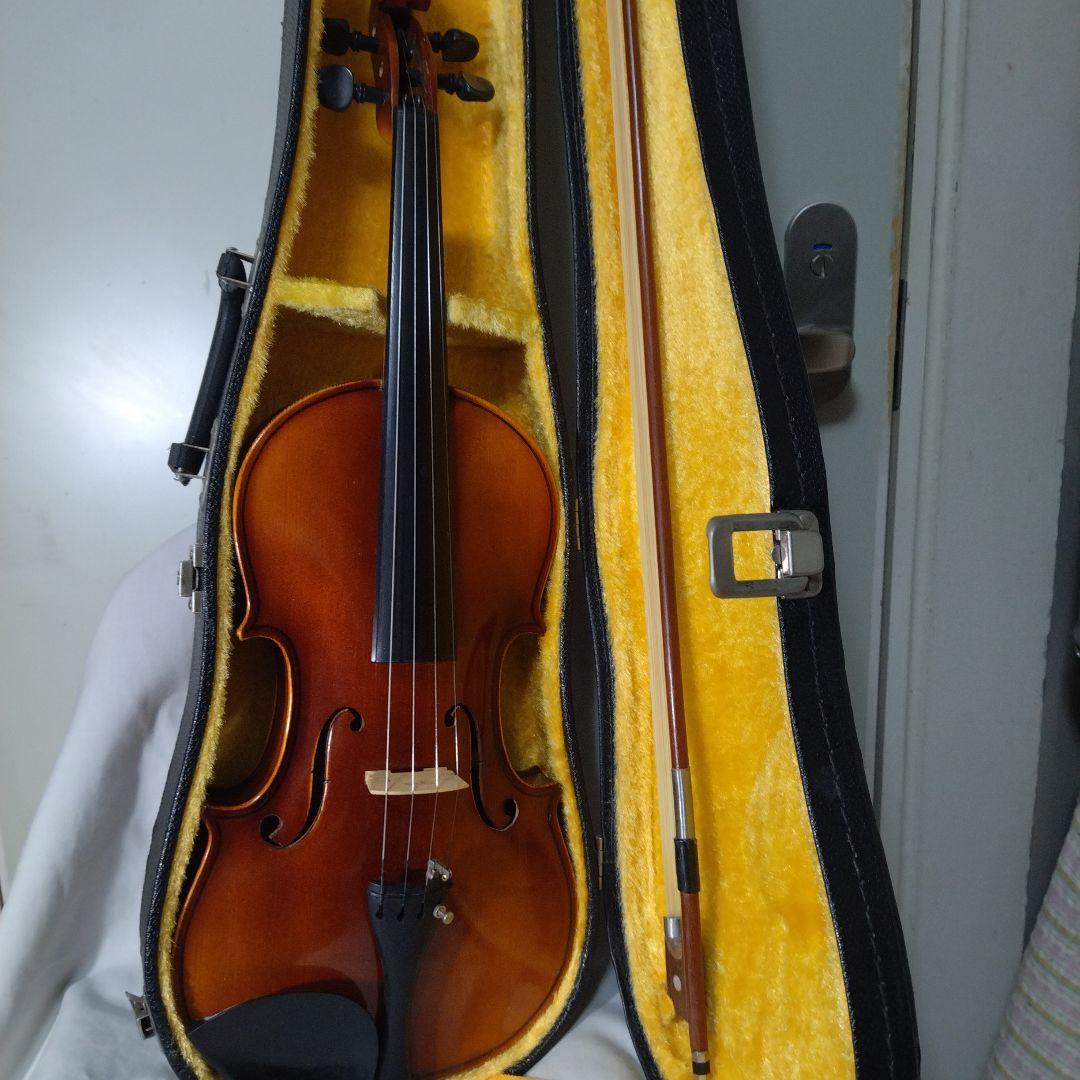♥大幅値下しました♥スズキバイオリン4/4♥品番240弓、ケ―ス、松脂、調弦笛付