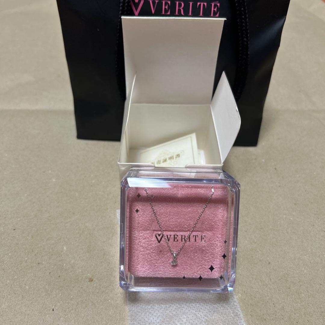 ベリテ　ダイヤモンドネックレス