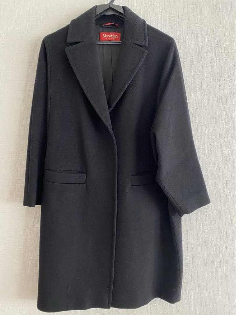 美品　MaxMaraStudioバージンウールコート　黒