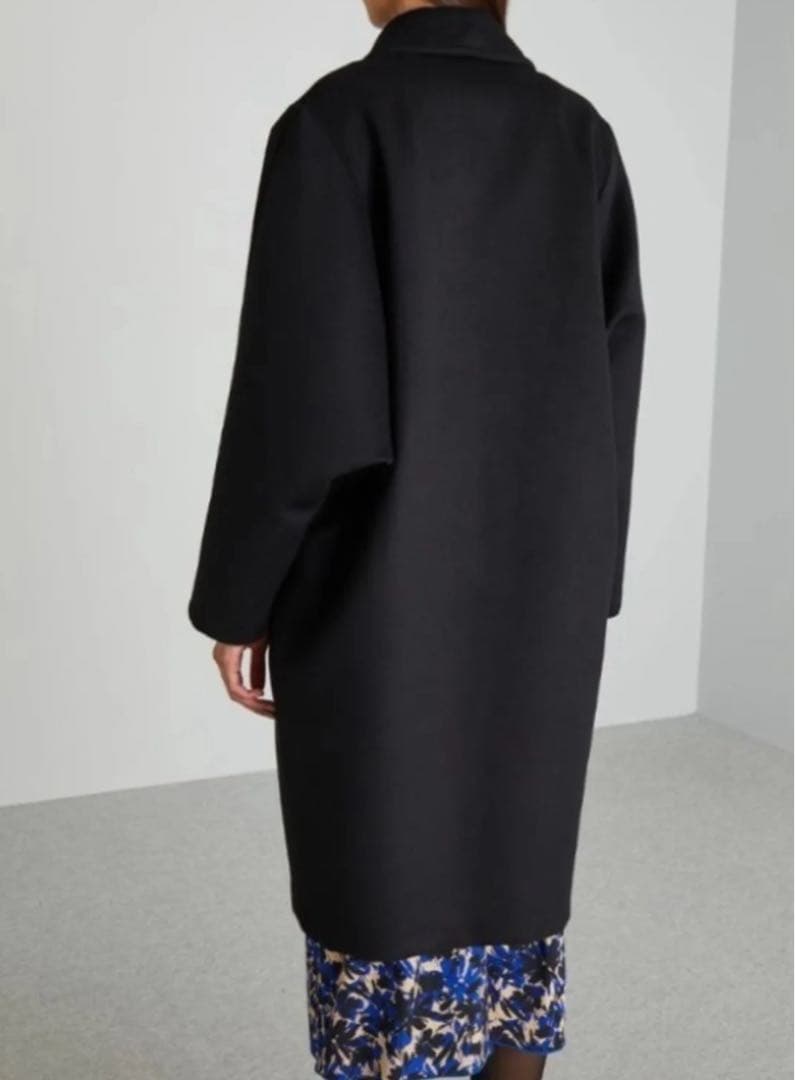 美品　MaxMaraStudioバージンウールコート　黒