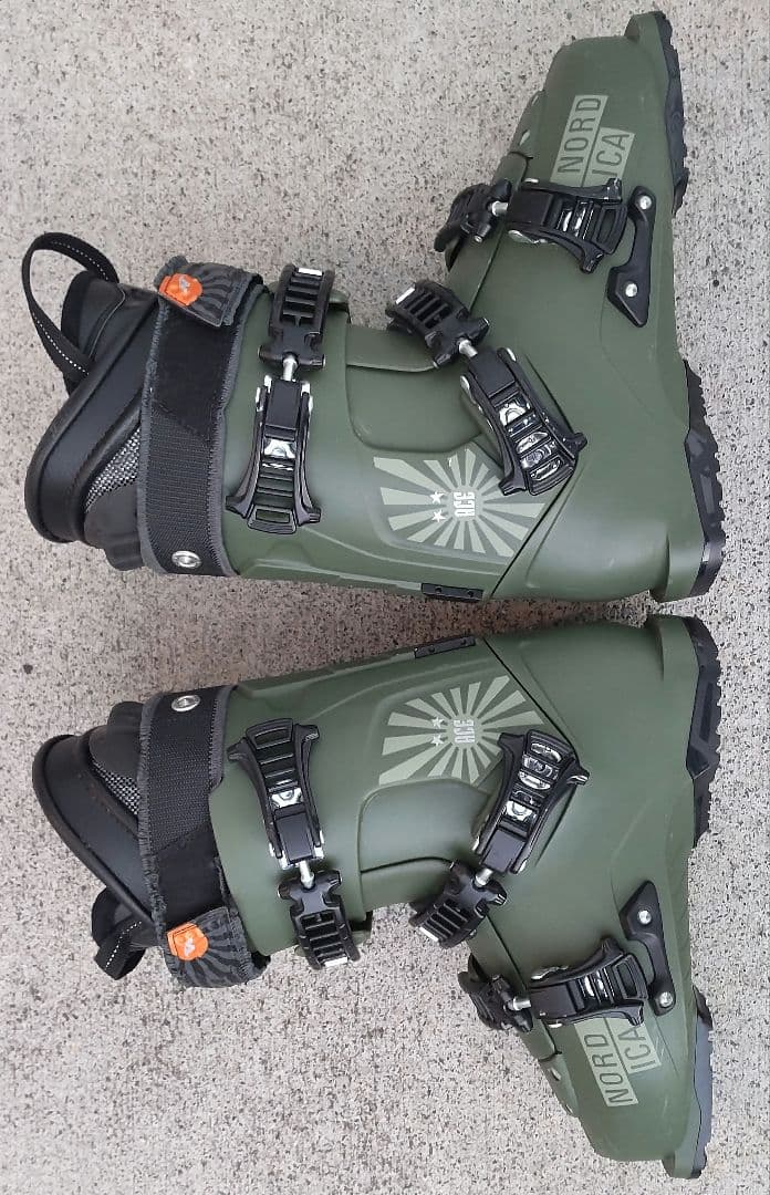 ノルディカ　エースツースター　フリースキー