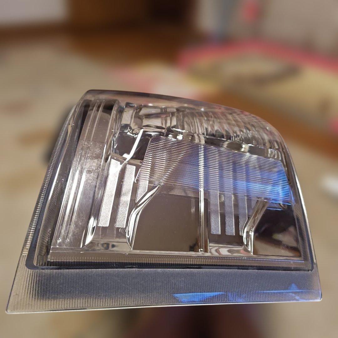 日産キャラバン純正ヘットライト•右