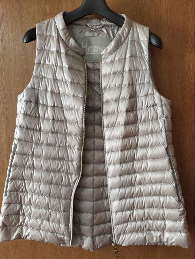 ヘルノHERNO ナイロン　ミディアムロングライトダウン　40