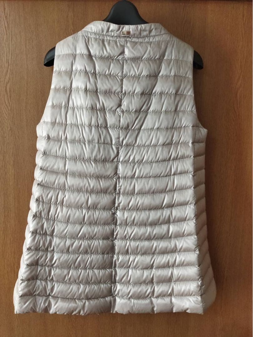 ヘルノHERNO ナイロン　ミディアムロングライトダウン　40