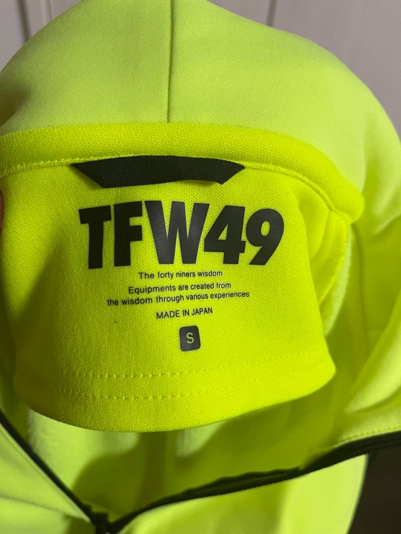 【即決歓迎】TFW49 蛍光色パーカー　Sサイズ