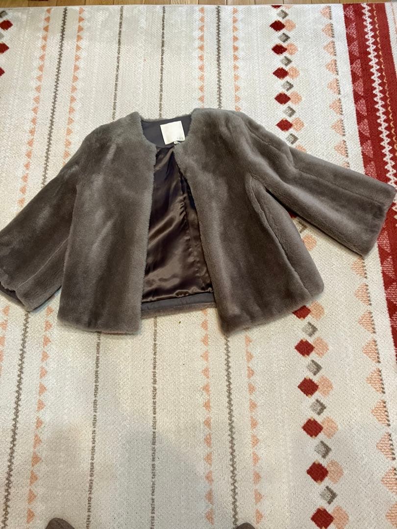 はなはなさん専用　新品未使用自由区ウールムートングレー ショートジャケット38