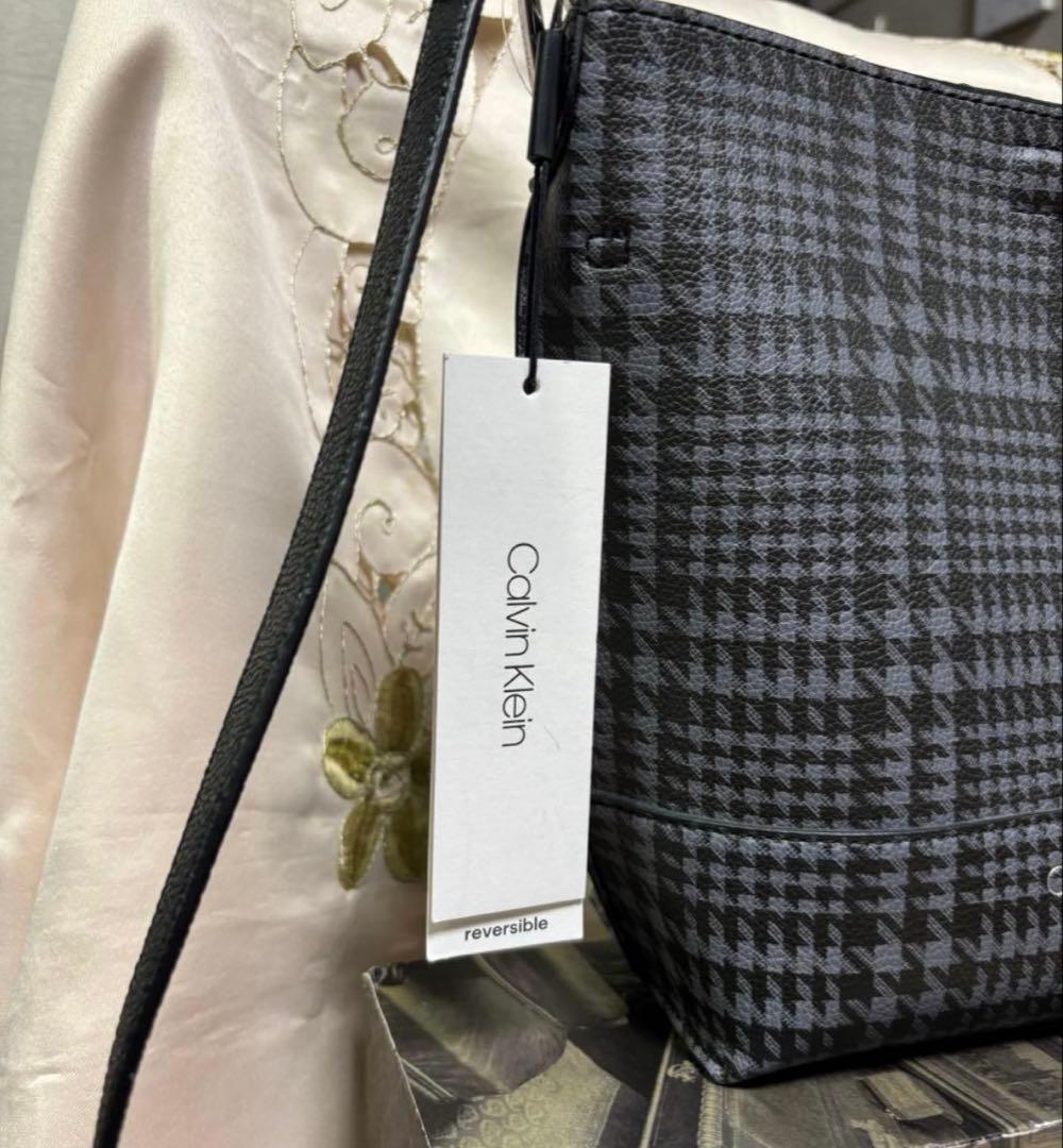 新品タグ   斜めがけ◎千鳥格子レザー ショルダーバッグ