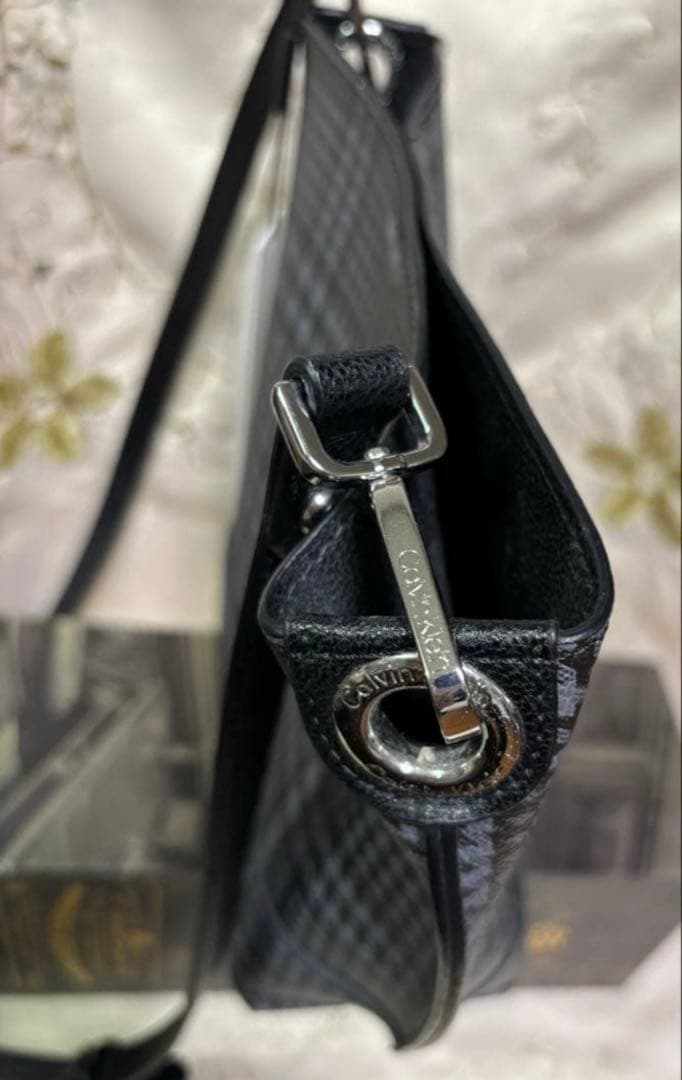 新品タグ   斜めがけ◎千鳥格子レザー ショルダーバッグ