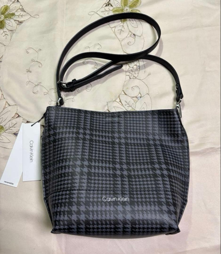 新品タグ   斜めがけ◎千鳥格子レザー ショルダーバッグ