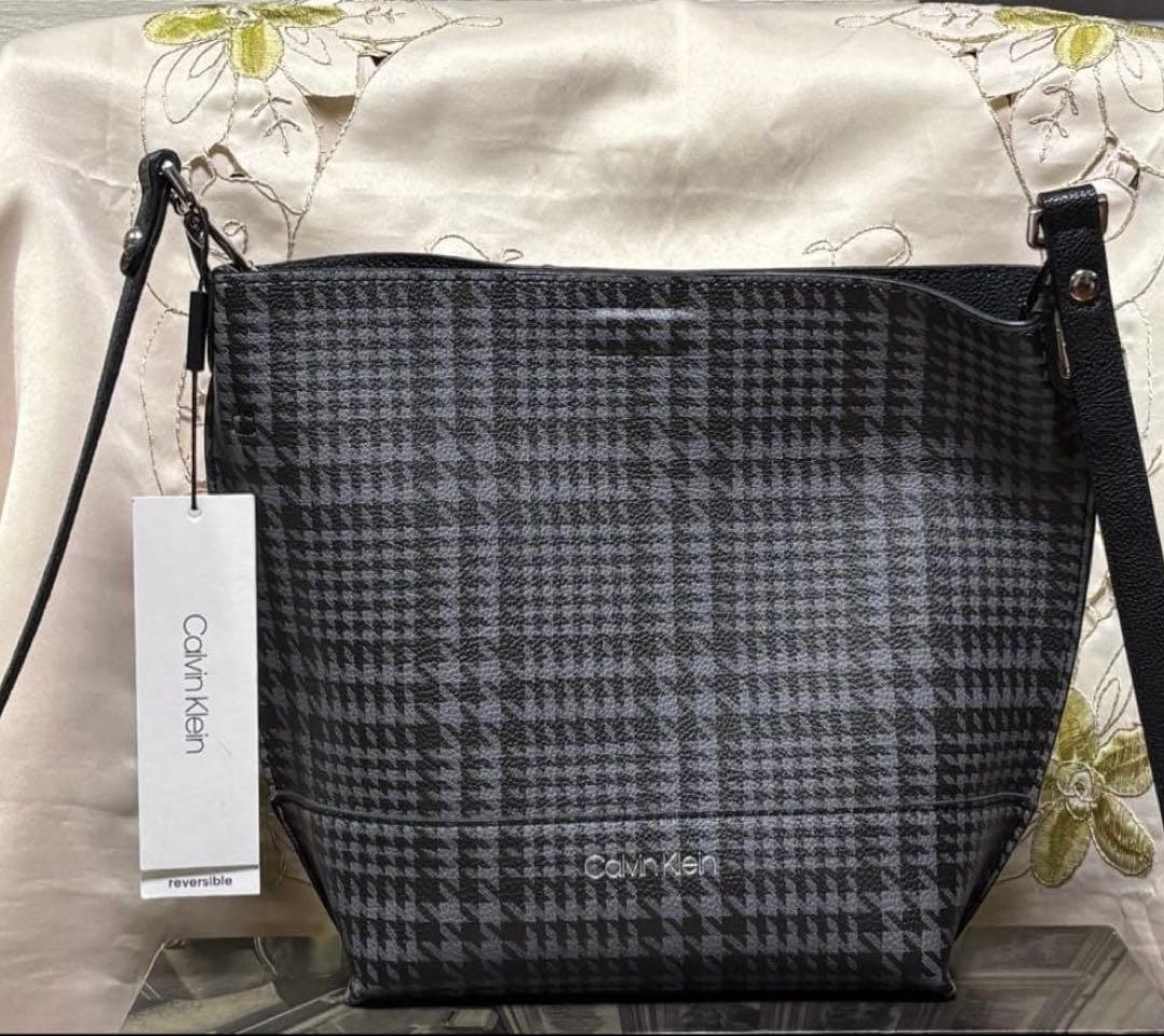 新品タグ   斜めがけ◎千鳥格子レザー ショルダーバッグ