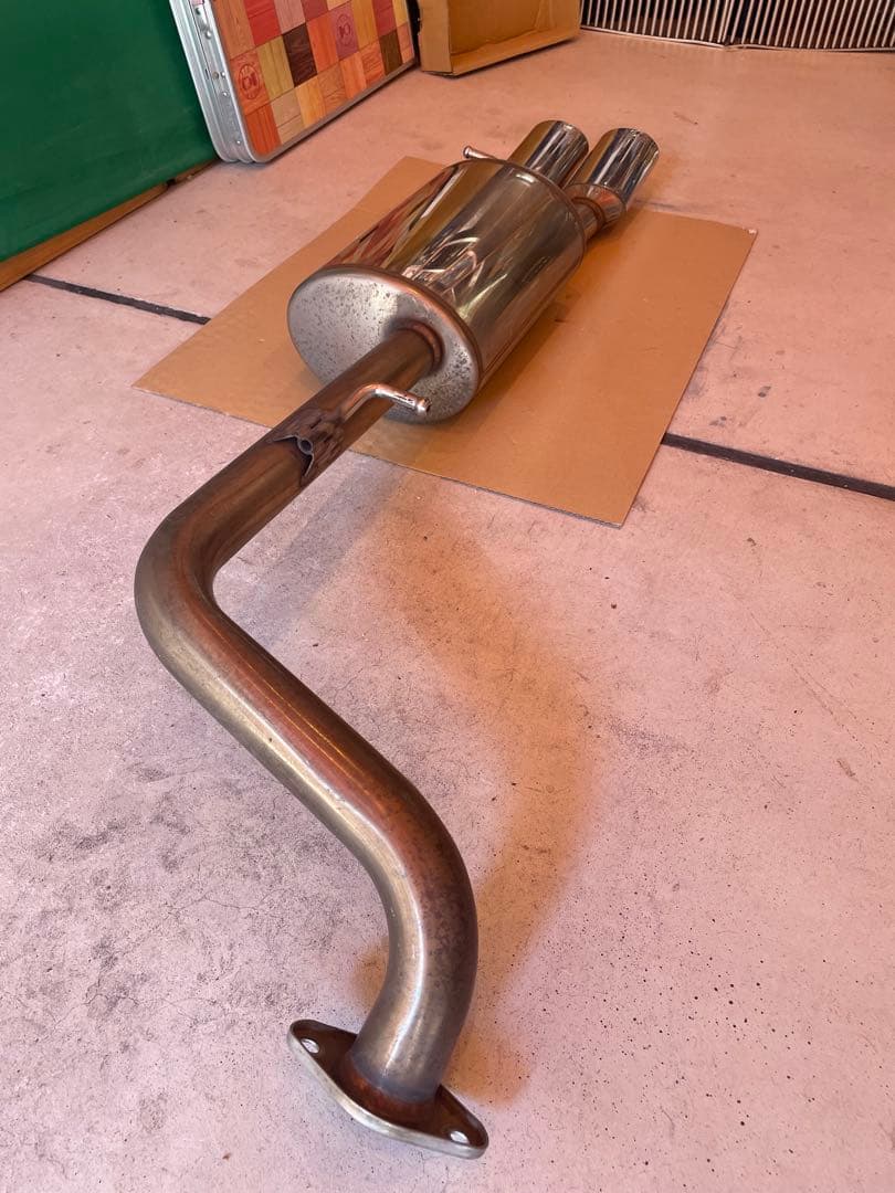 プリウスα マフラー　ガナドール