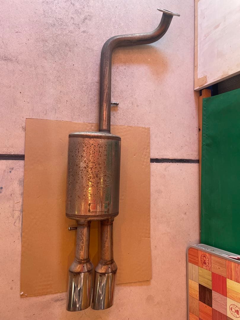 プリウスα マフラー　ガナドール