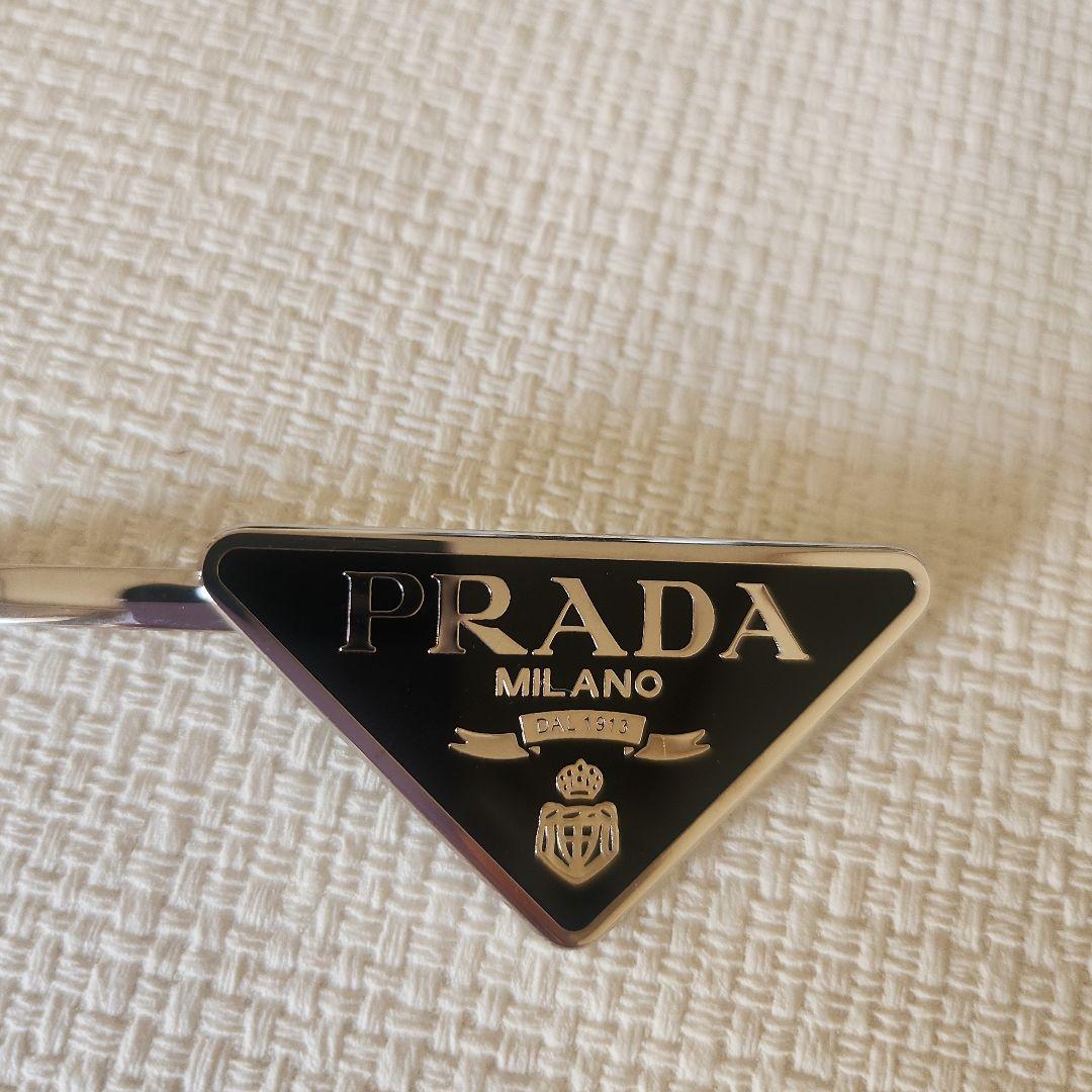 PRADA ヘアクリップ