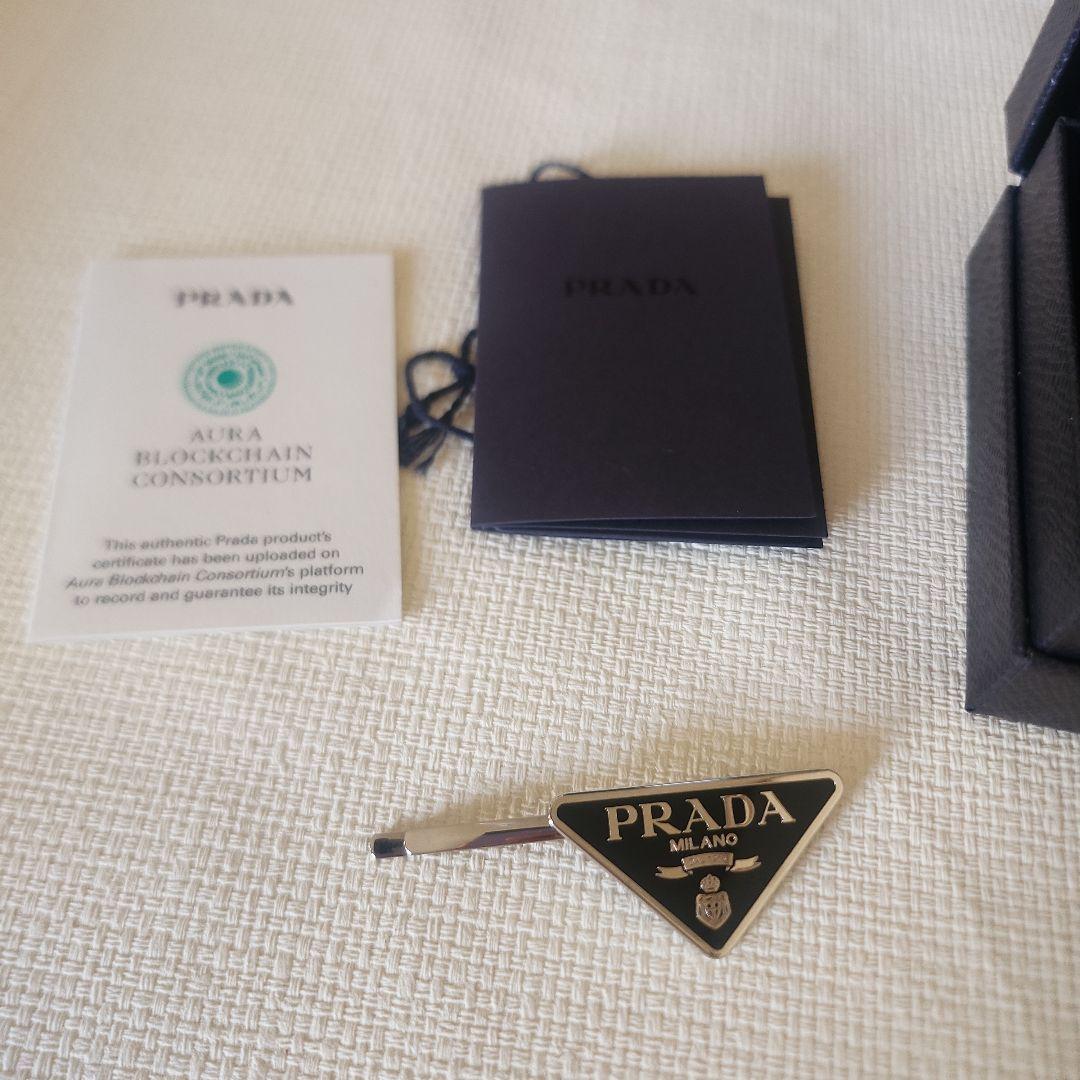 PRADA ヘアクリップ