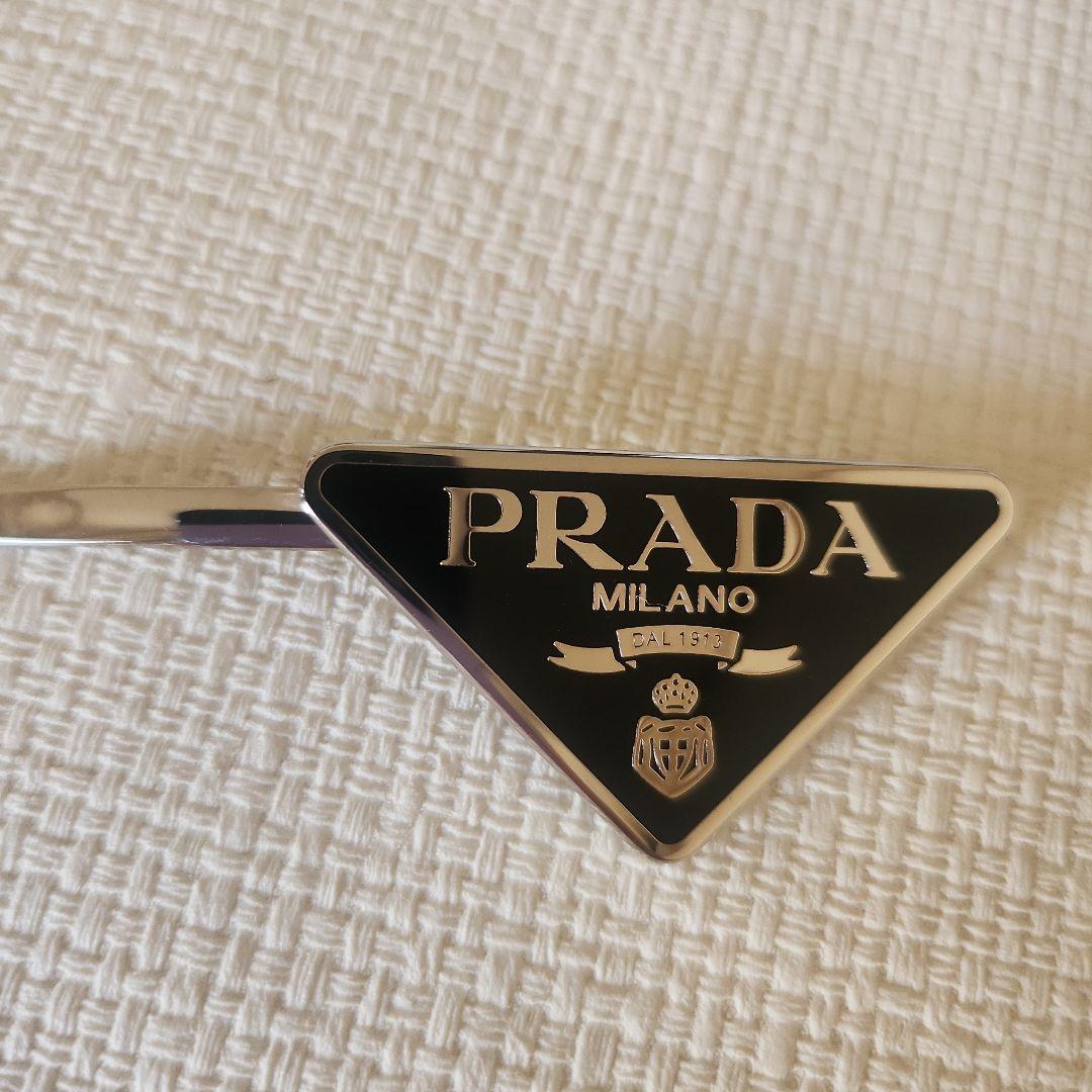 PRADA ヘアクリップ