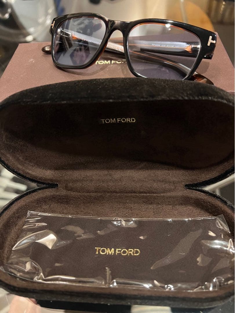 トムフォードレンズカラー薄め人気