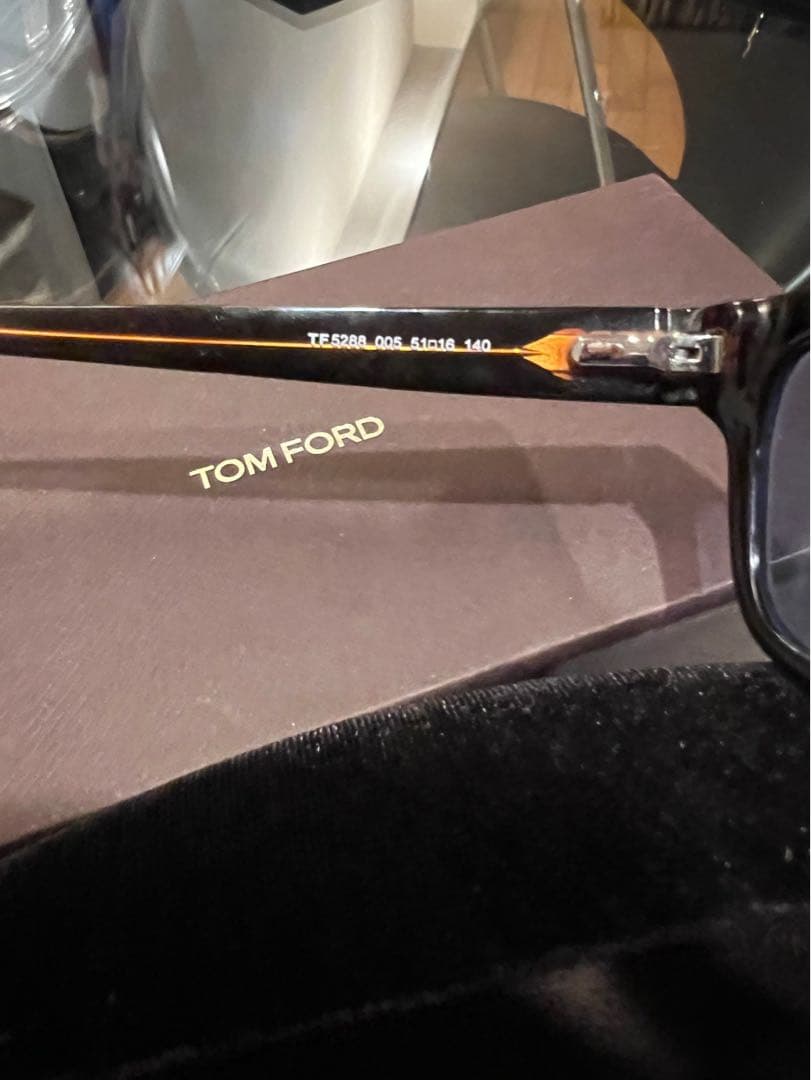 トムフォードレンズカラー薄め人気