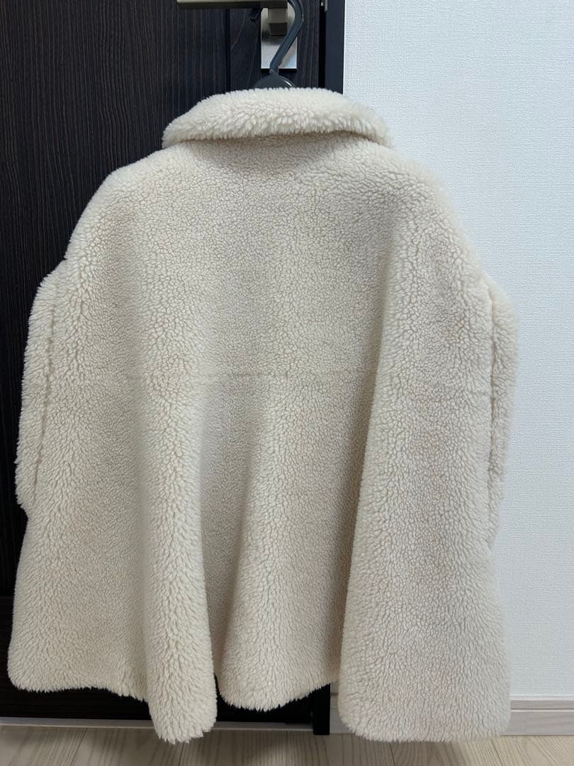 本日限定価格HYEONヘヨン 即完売ted cape（ポンチョ・ケープコート）