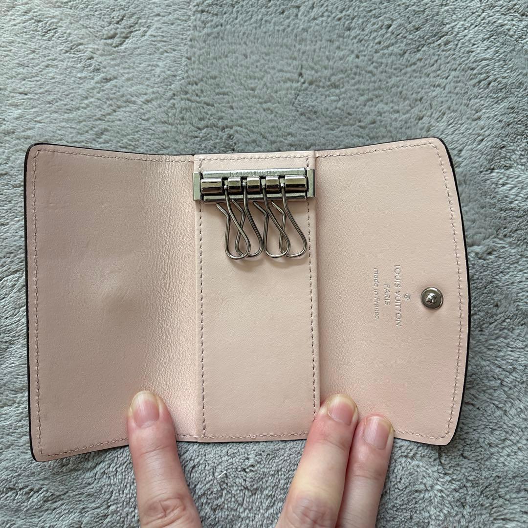 ルイヴィトン 　マヒナ　 キーケース　ピンク　ミュルティクレ 　４