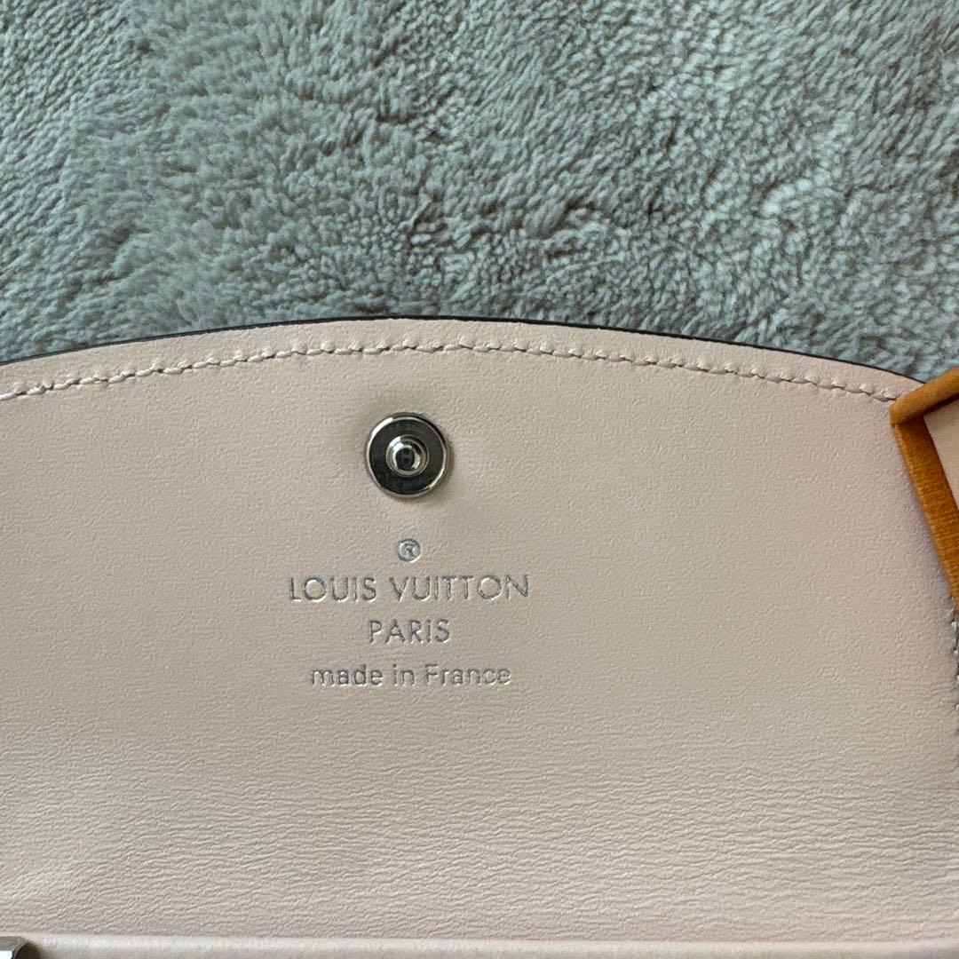 ルイヴィトン 　マヒナ　 キーケース　ピンク　ミュルティクレ 　４