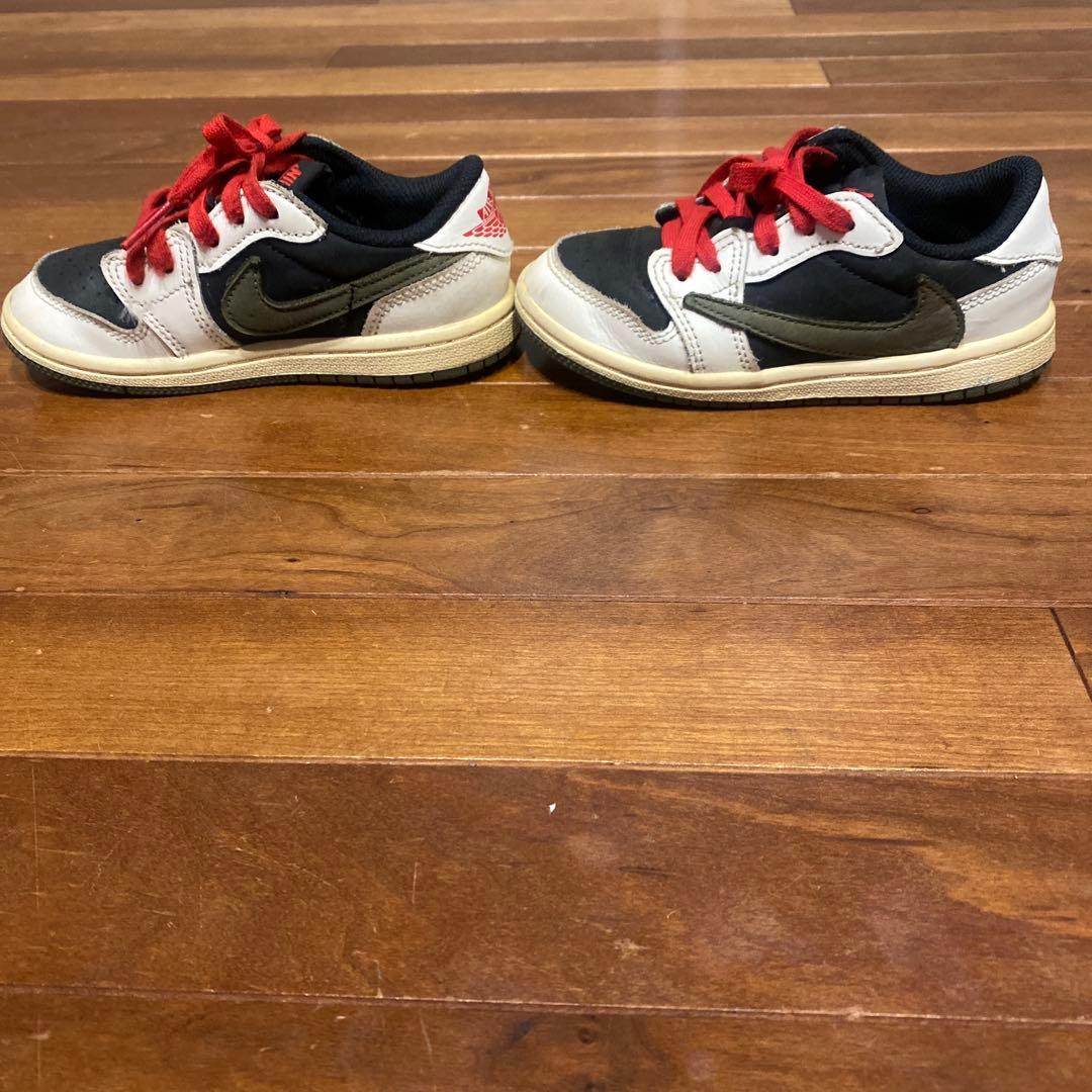 Travis Nike Air Jordan キッズシューズ 黒/赤