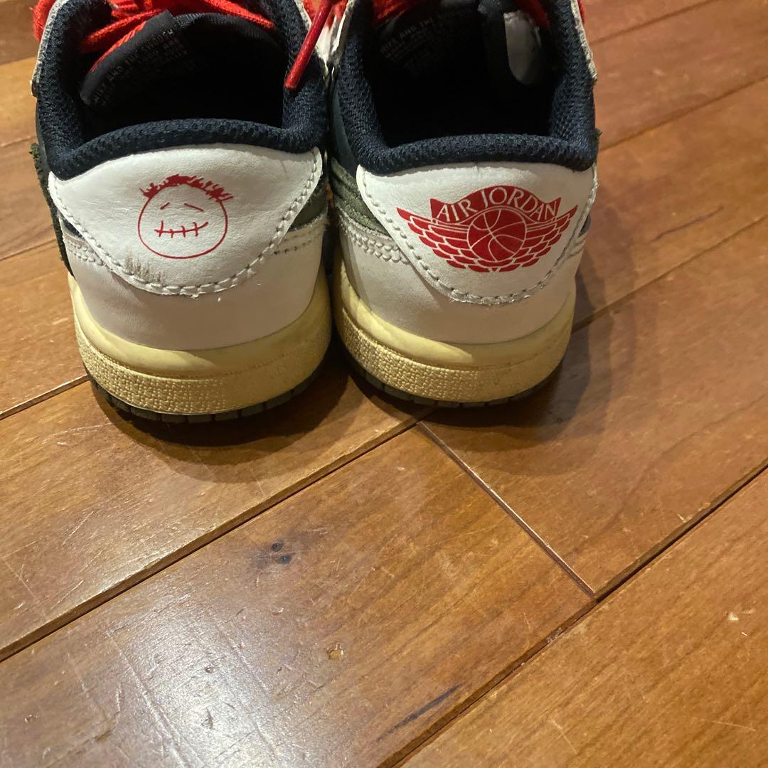 Travis Nike Air Jordan キッズシューズ 黒/赤