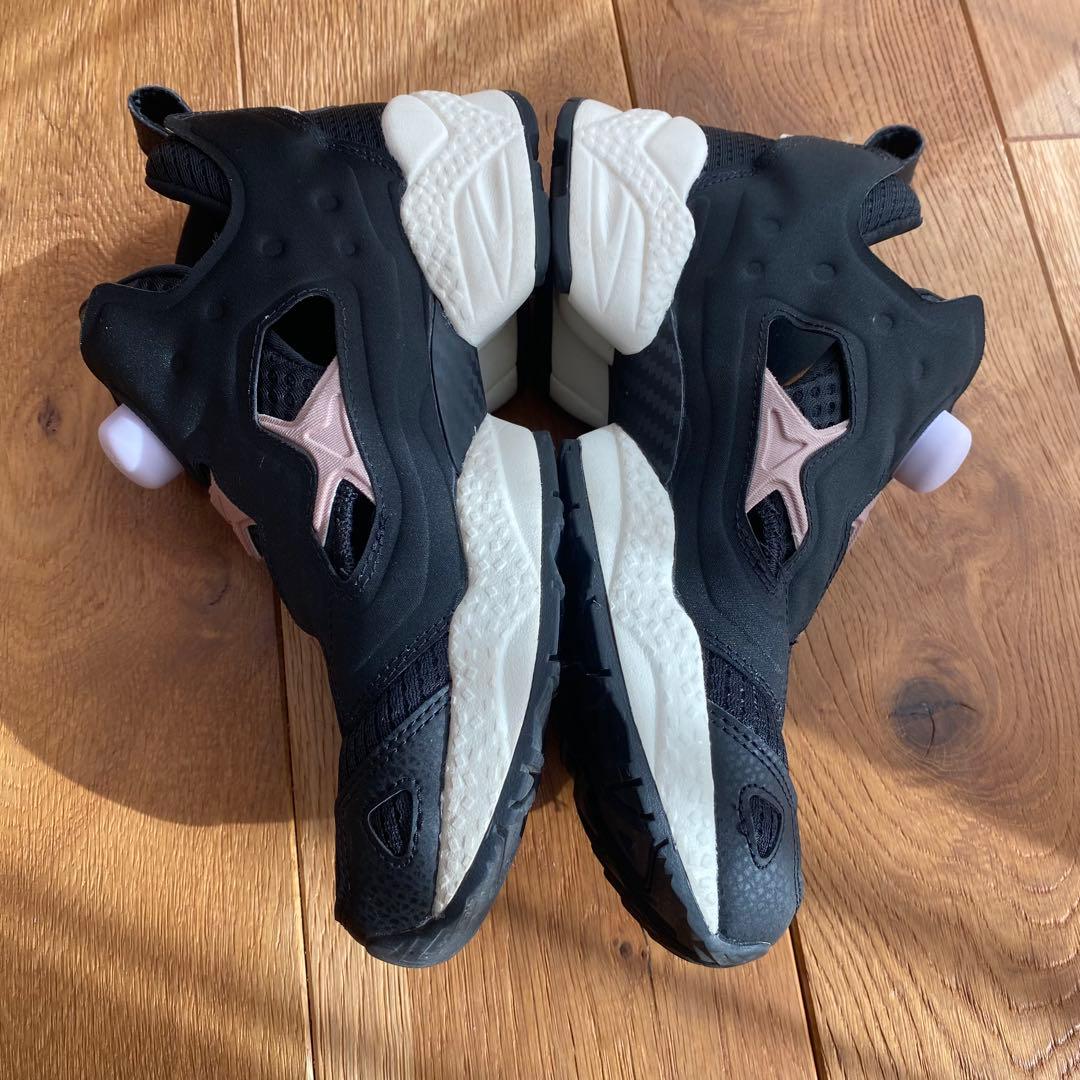 Reebok Instapump Fury ブラック/ベージュ 24.5cm