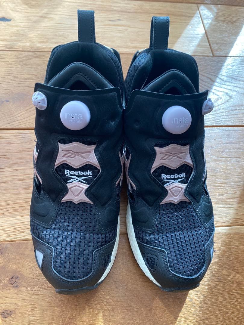 Reebok Instapump Fury ブラック/ベージュ 24.5cm