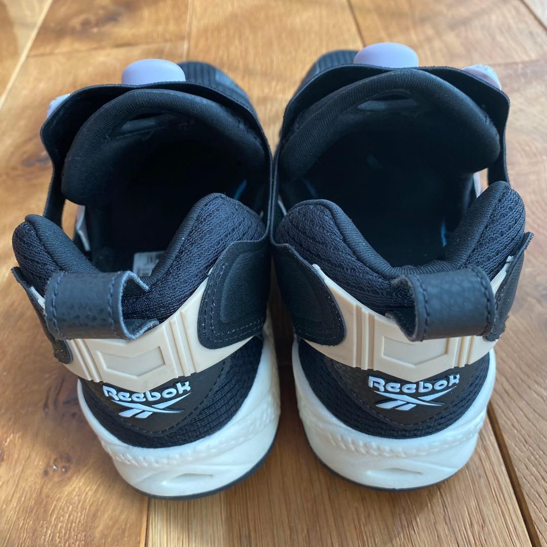 Reebok Instapump Fury ブラック/ベージュ 24.5cm