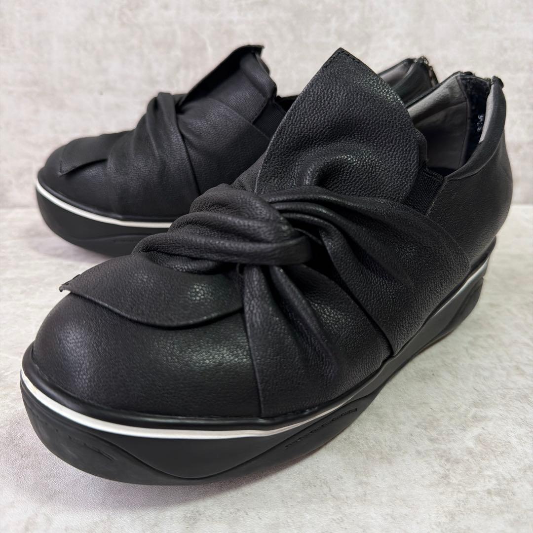 t.b センソユニコ シューズ 黒 23㎝ ねじれデザイン スニーカー 厚底