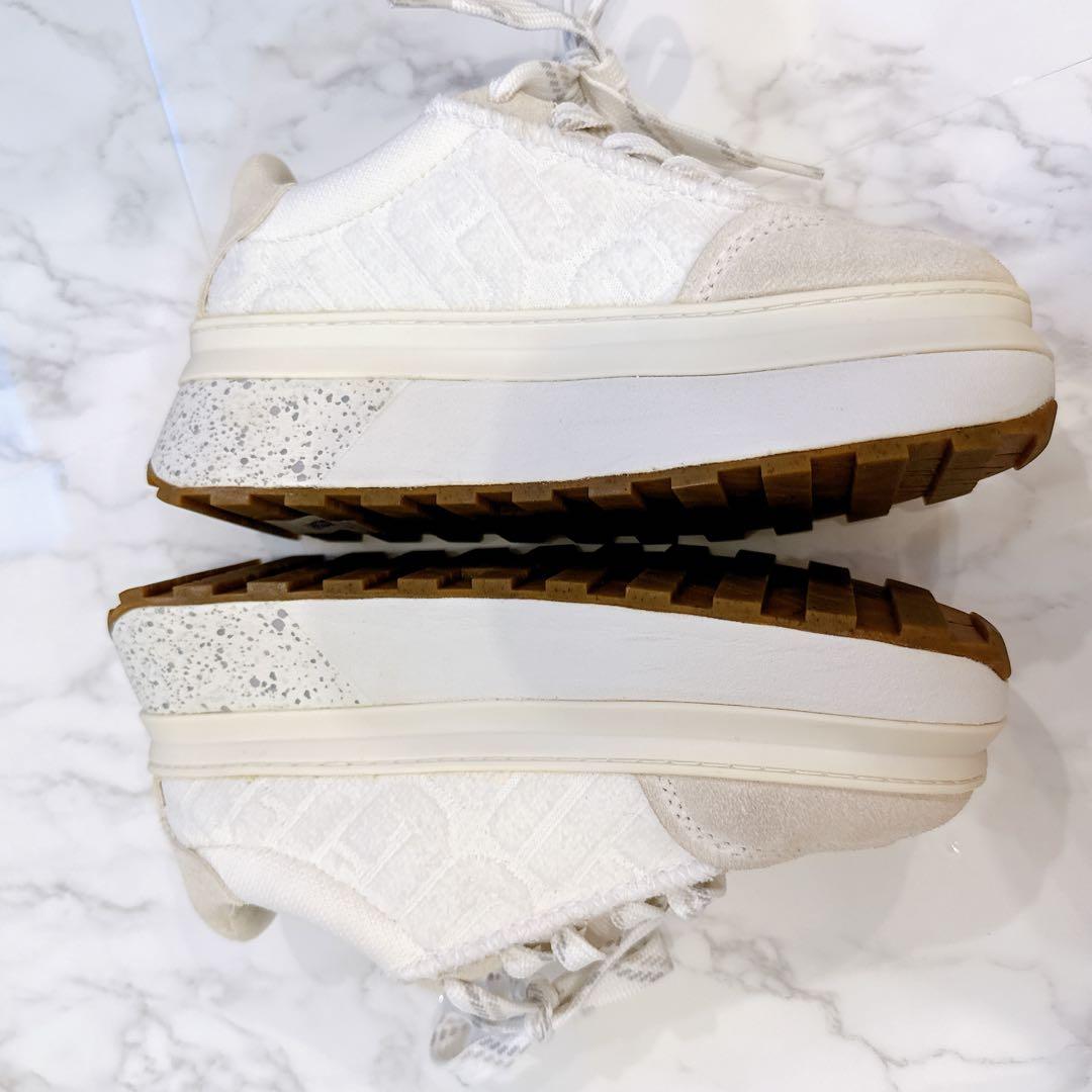 UGG アグ 厚底スニーカー 22.5cm 白 ベージュ系 美品 人気商品♡