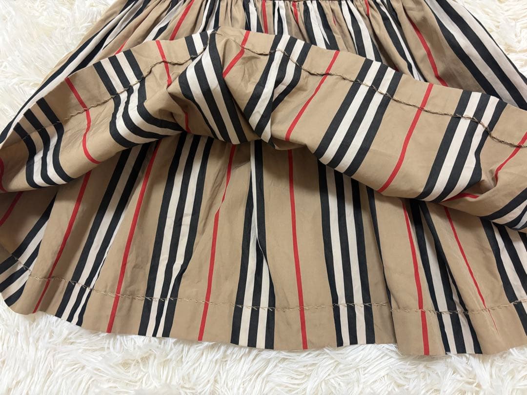 美品　バーバリー　4y104cm ノースリーブワンピース