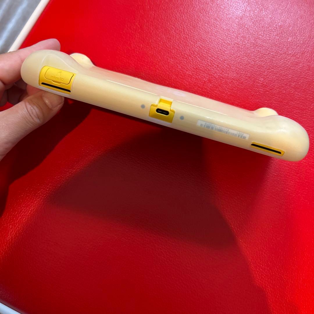Nintendo Switch Lite イエロー　持運びケース、ソフト2つ