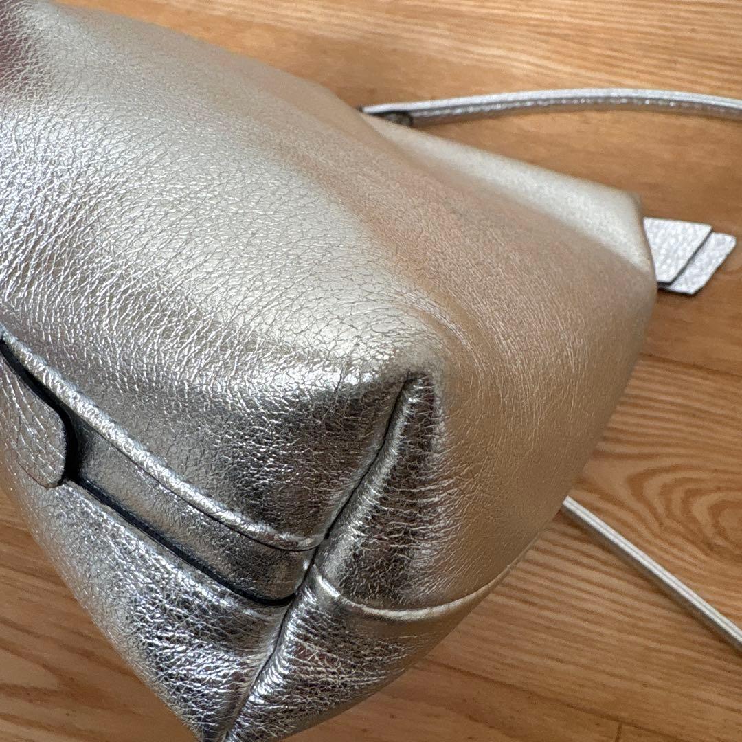 GIANNI CHIARINI シルバー ショルダーバッグ　アリファS