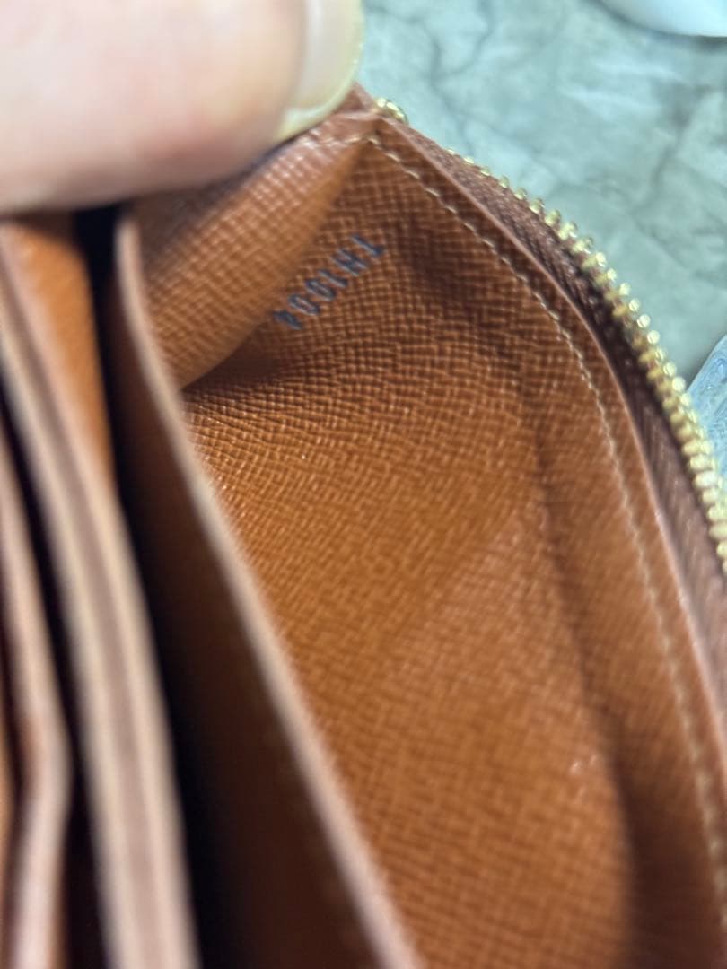 ルイビトン　チェーン付き財布