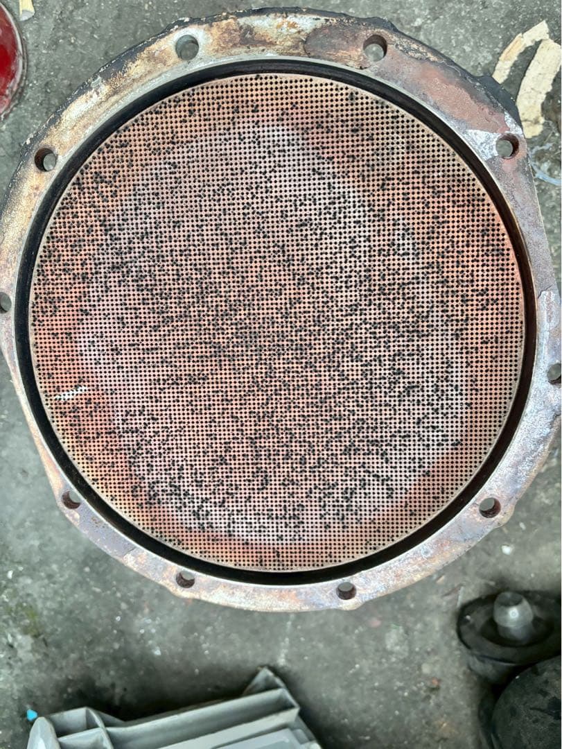 いすゞ　フォワード　DPF 触媒　フィルター　リビルド　素材