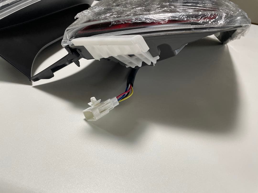 新品＊HELIOS ZVW30系プリウスLEDビーム テールランプ 左右セット