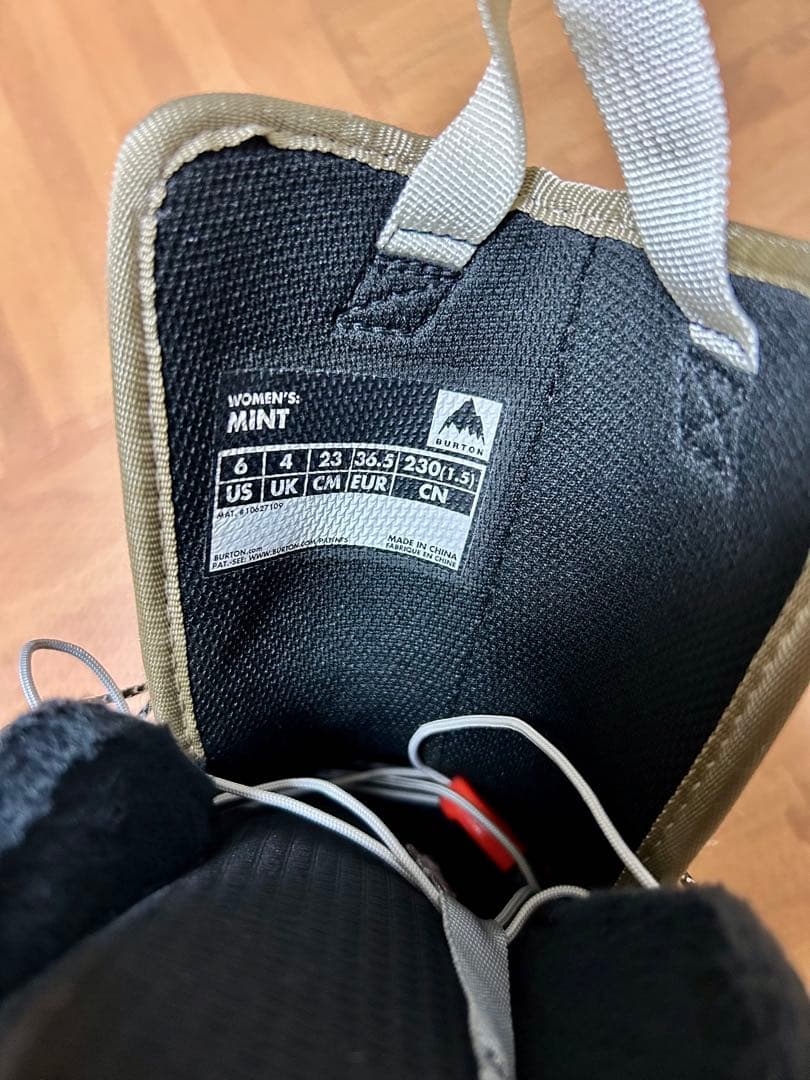 BURTON MINT ブーツ 23cm【白】