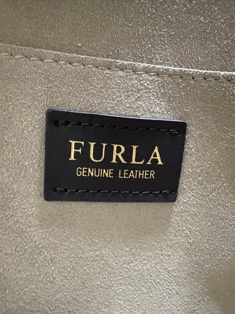 ✳︎超美品 A4サイズ✳︎フルラ トートバッグ コスタンザ ホワイト レザー 巾着