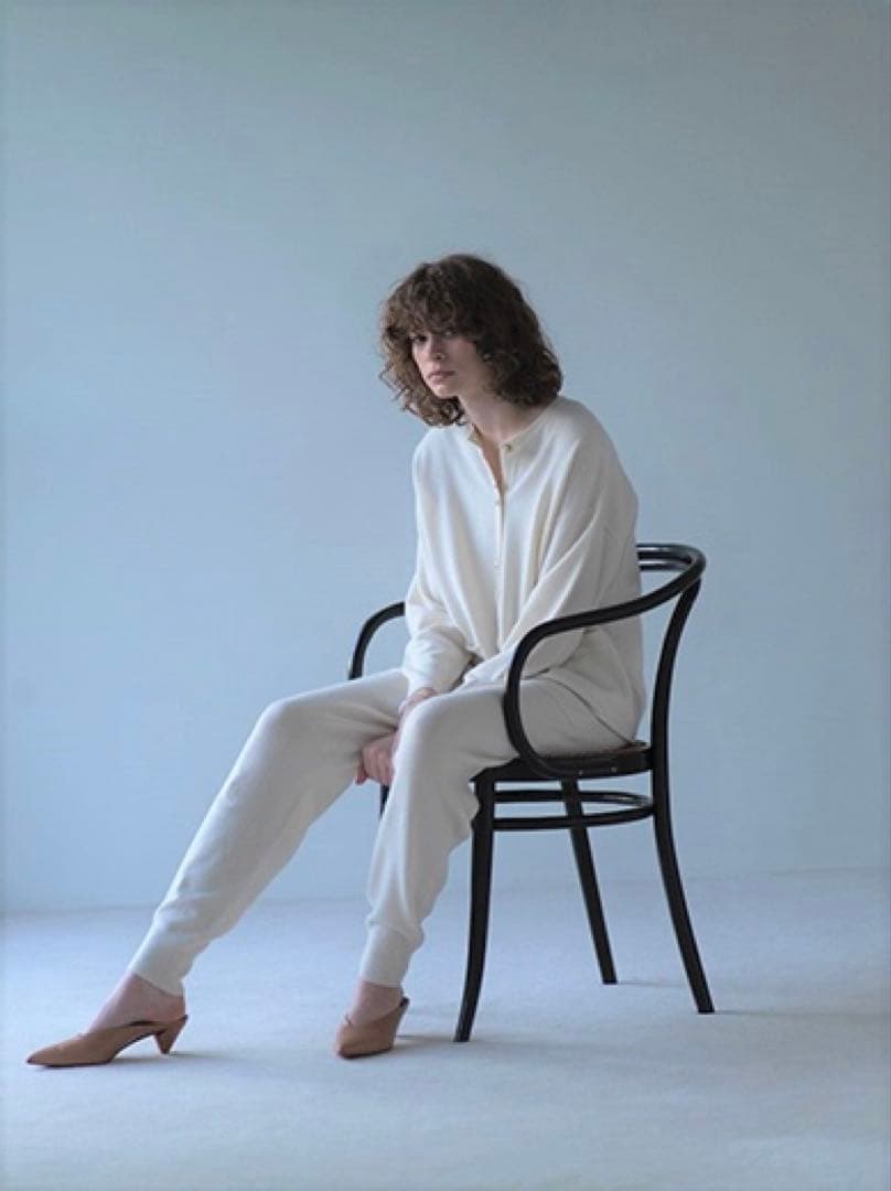 新品タグ付き✨️23AW　￥6.4万　エブール　メタルパーツカシミア ニットパンツ