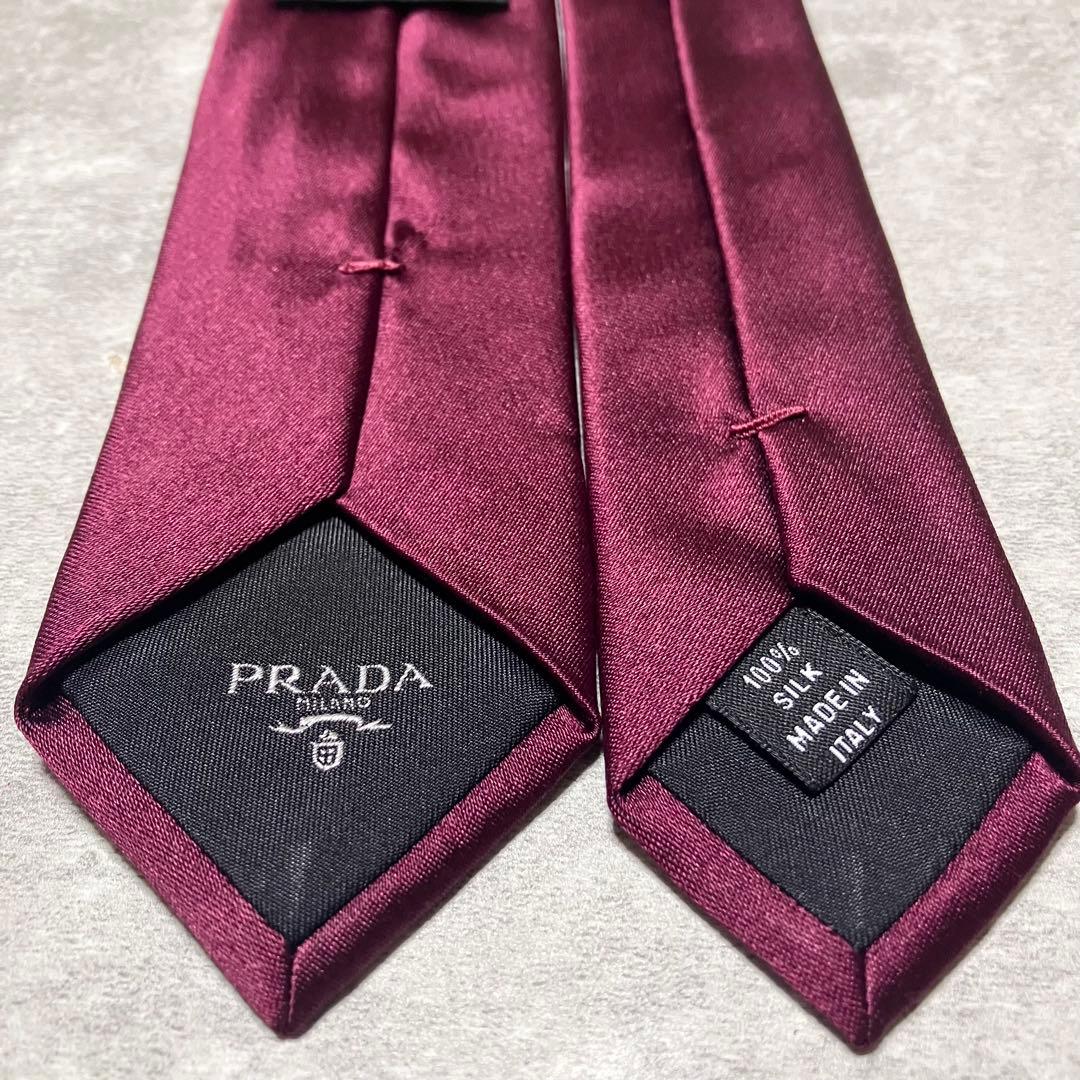 美品　PRADA プラダ　ナロータイ　光沢感　ソリッド　無地　ロゴ　イタリア製