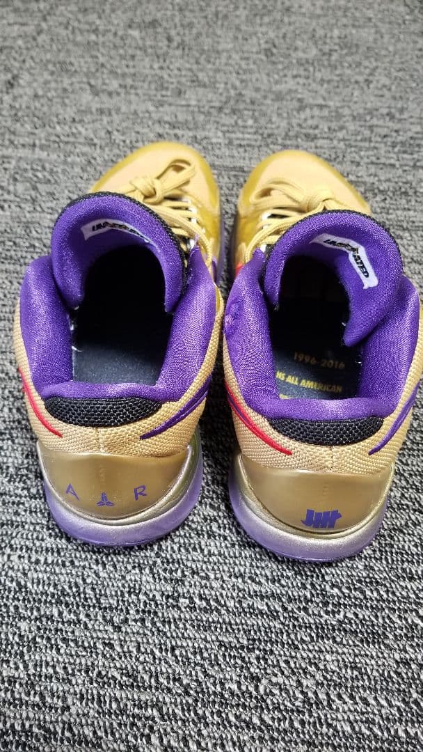 シューズ(男性用) Kobe5 UNDEFEATED