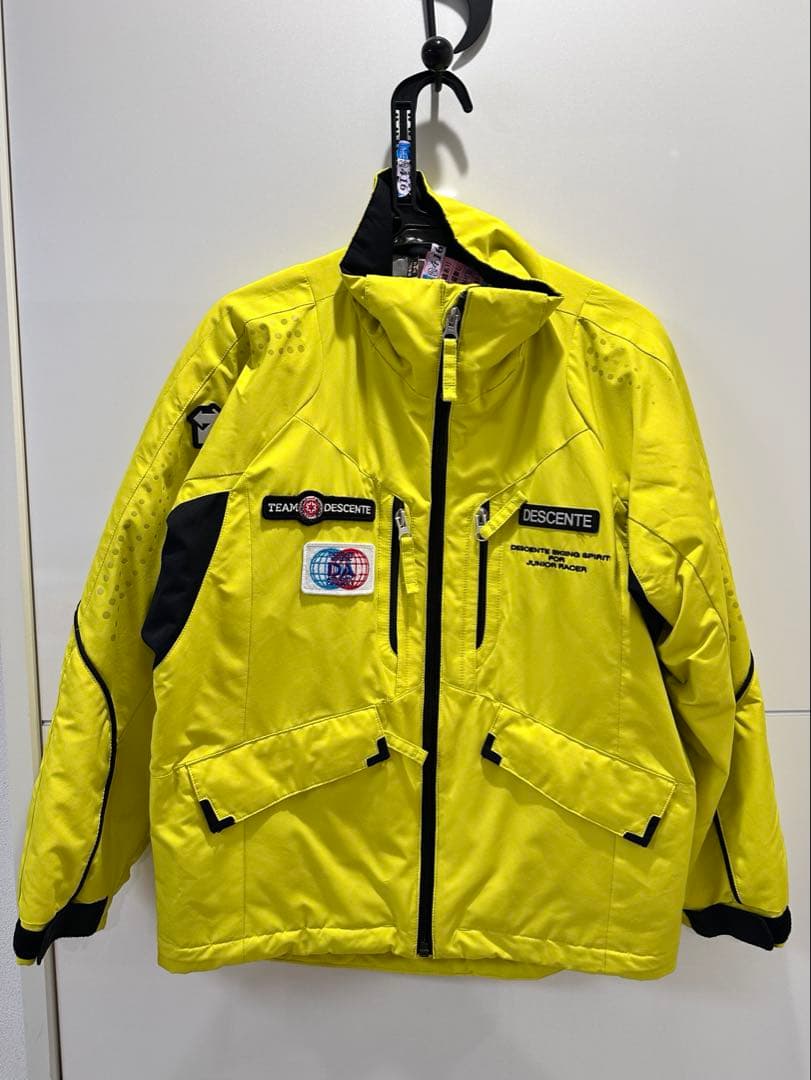値下げ DESCENTE スキーウェア上下セット 140cm