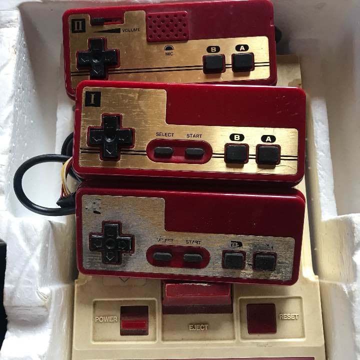 任天堂 ファミコン 初期ロット 四角ボタン