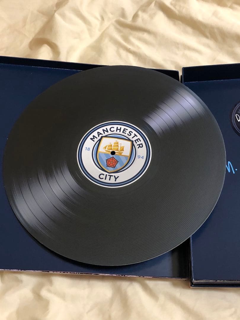 【oasis】ノエル・ギャラガー　マンチェスター・シティユニフォーム限定BOX