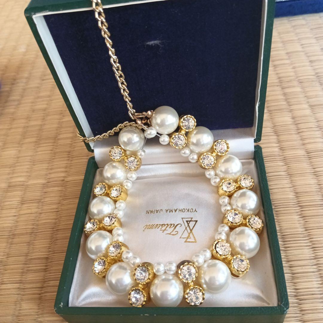 遺品生前整理アクセサリー纏め売りパール、珊瑚、本鼈甲、水晶（留め具SV）